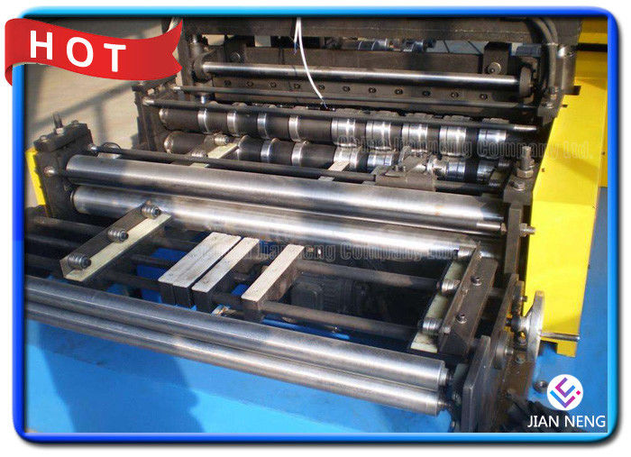 8.5kw 0-15m/の機械を形作るフル オートマチックの母屋ロール最小速度
